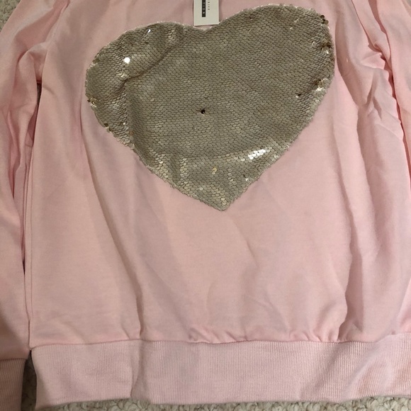 New Pink sweatshirt with sequin heart sz small - Picture 5 of 5